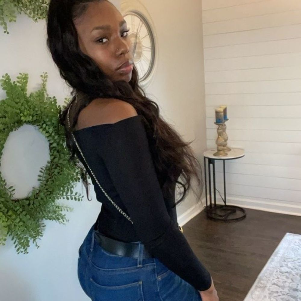 Meet your Posher, Ashley